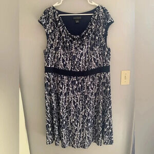 Woman’s Jessica Howard Vintage Navy &White Floral MIDI Stretch Jersey Plus Dress